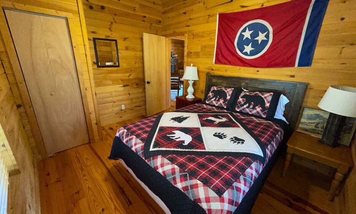 Photo of Bedroom in Townsend