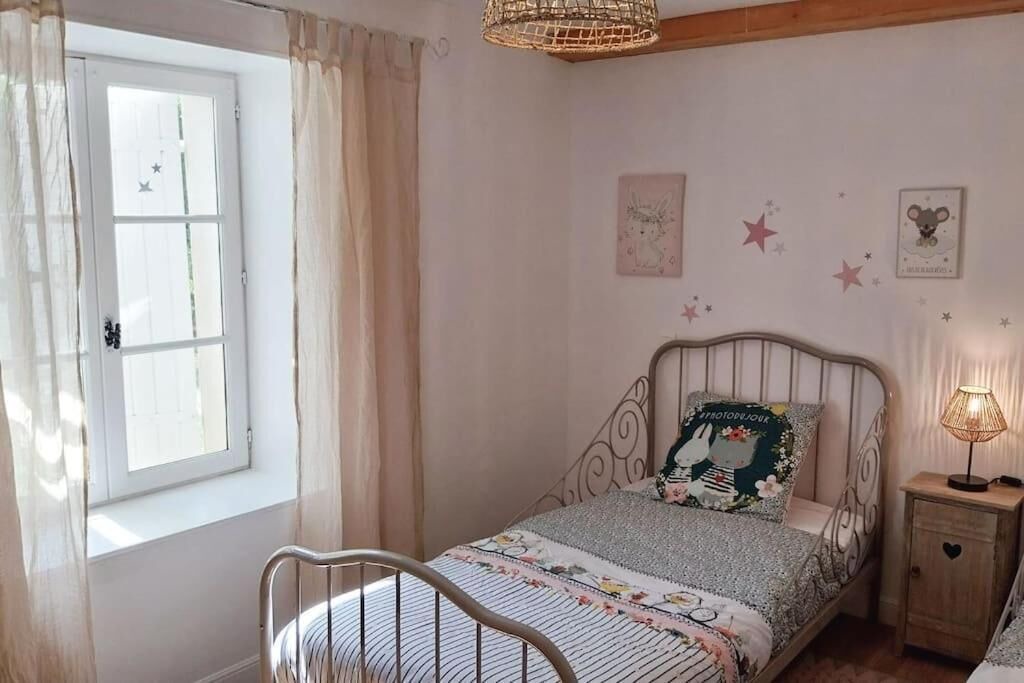 Photo of Bedroom in Burie