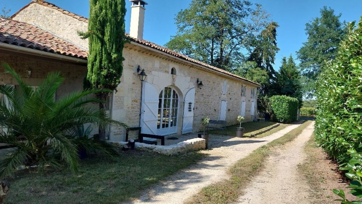 Photo of Outdoor in Burie