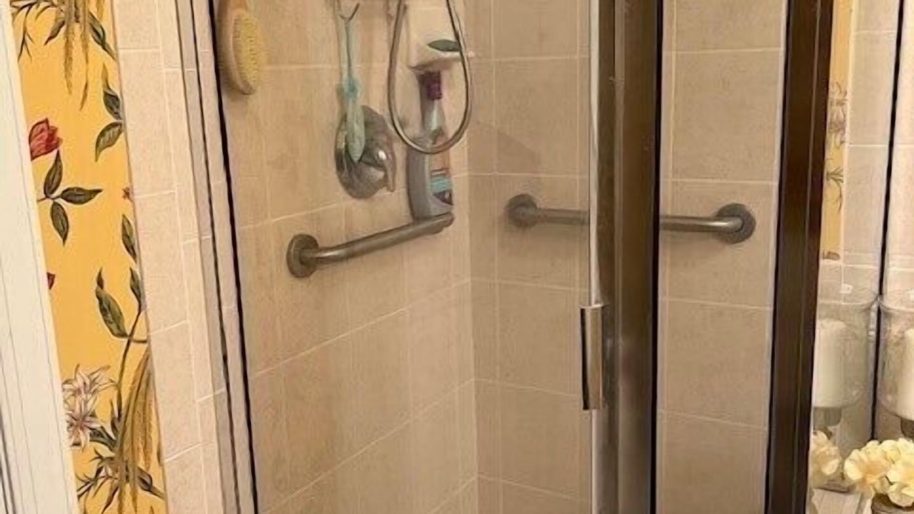 Photo of Bathroom in Anglesea