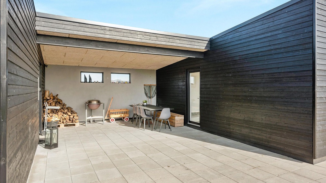 Photo of Others in Arø