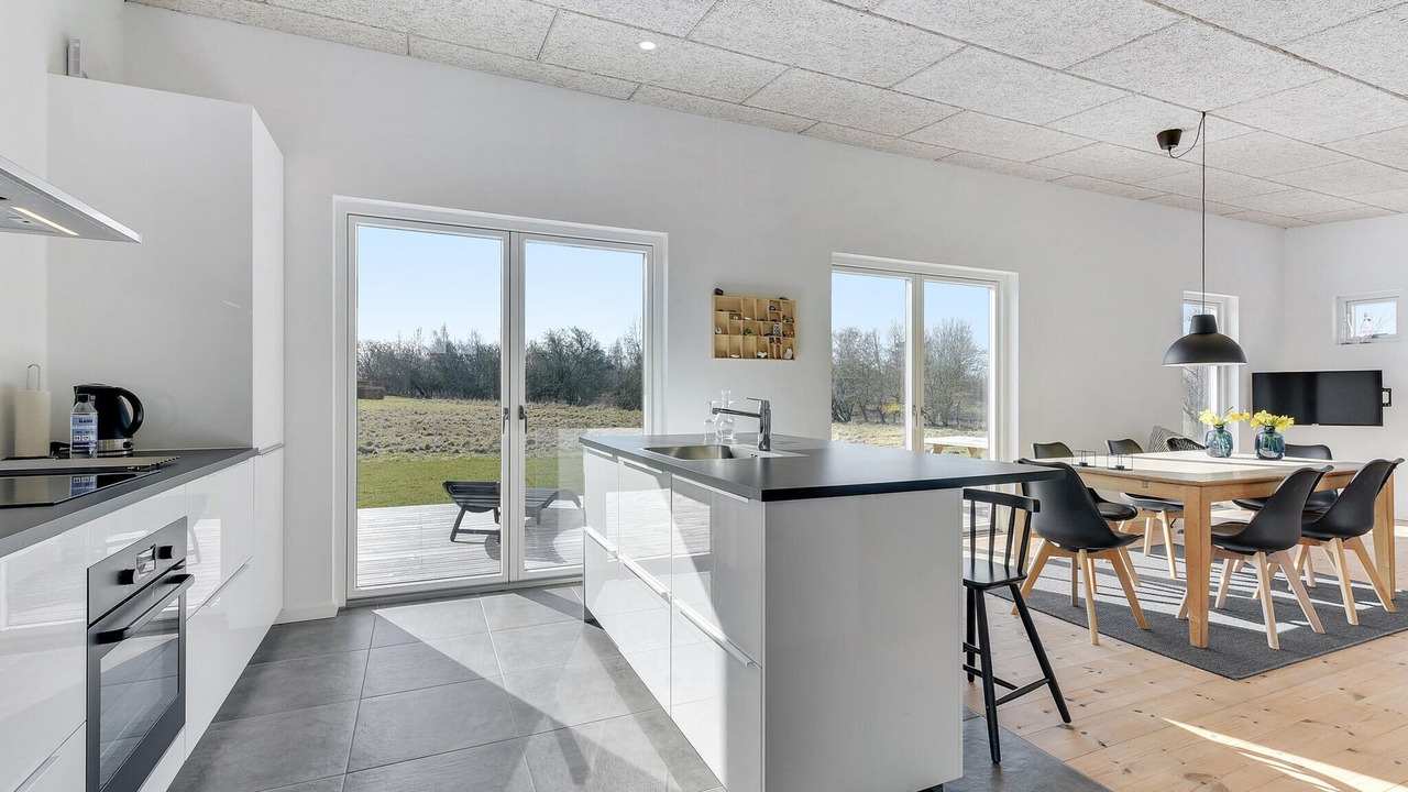 Photo of Others in Arø