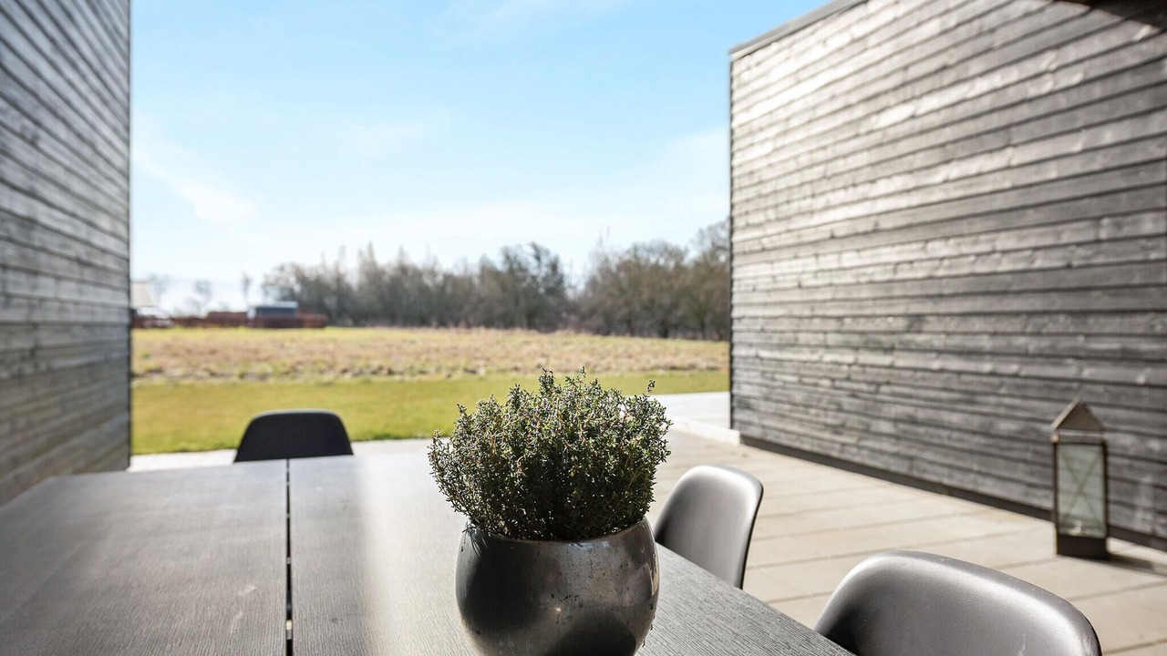 Photo of Others in Arø