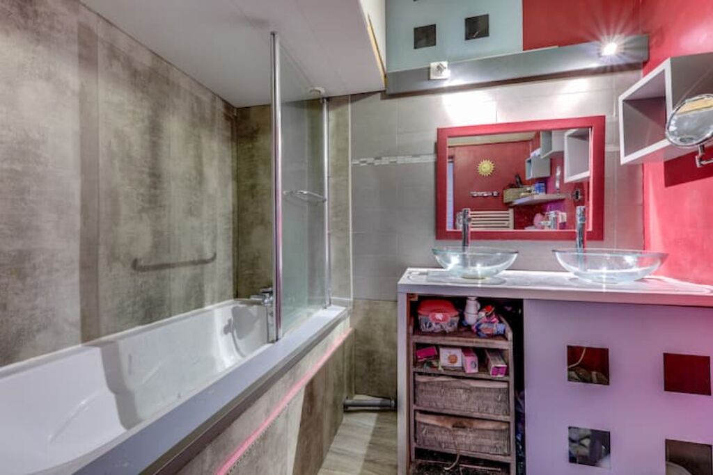 Photo of Bathroom in Epinay-sur-Seine