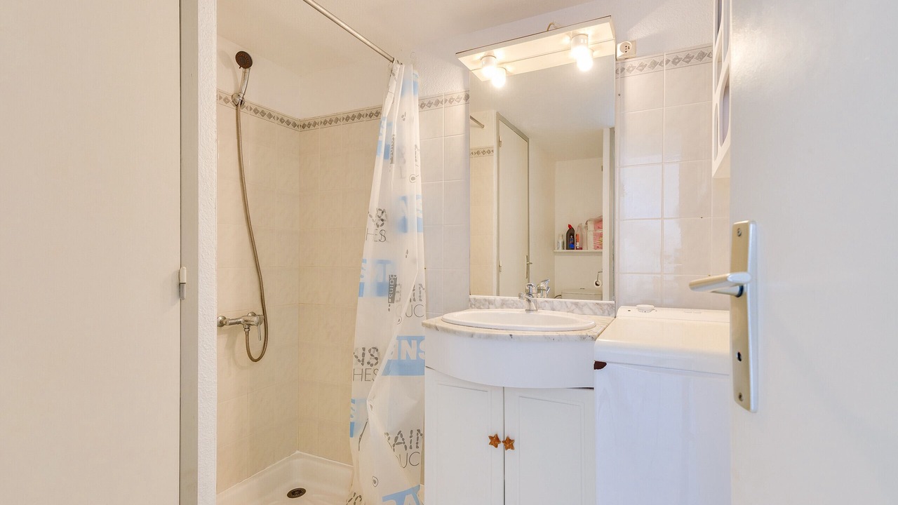 Photo of Bathroom in Saint-Vincent-sur-Jard