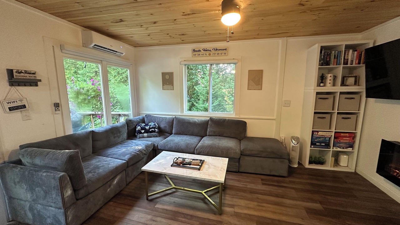 Photo of Livingroom in South Hero