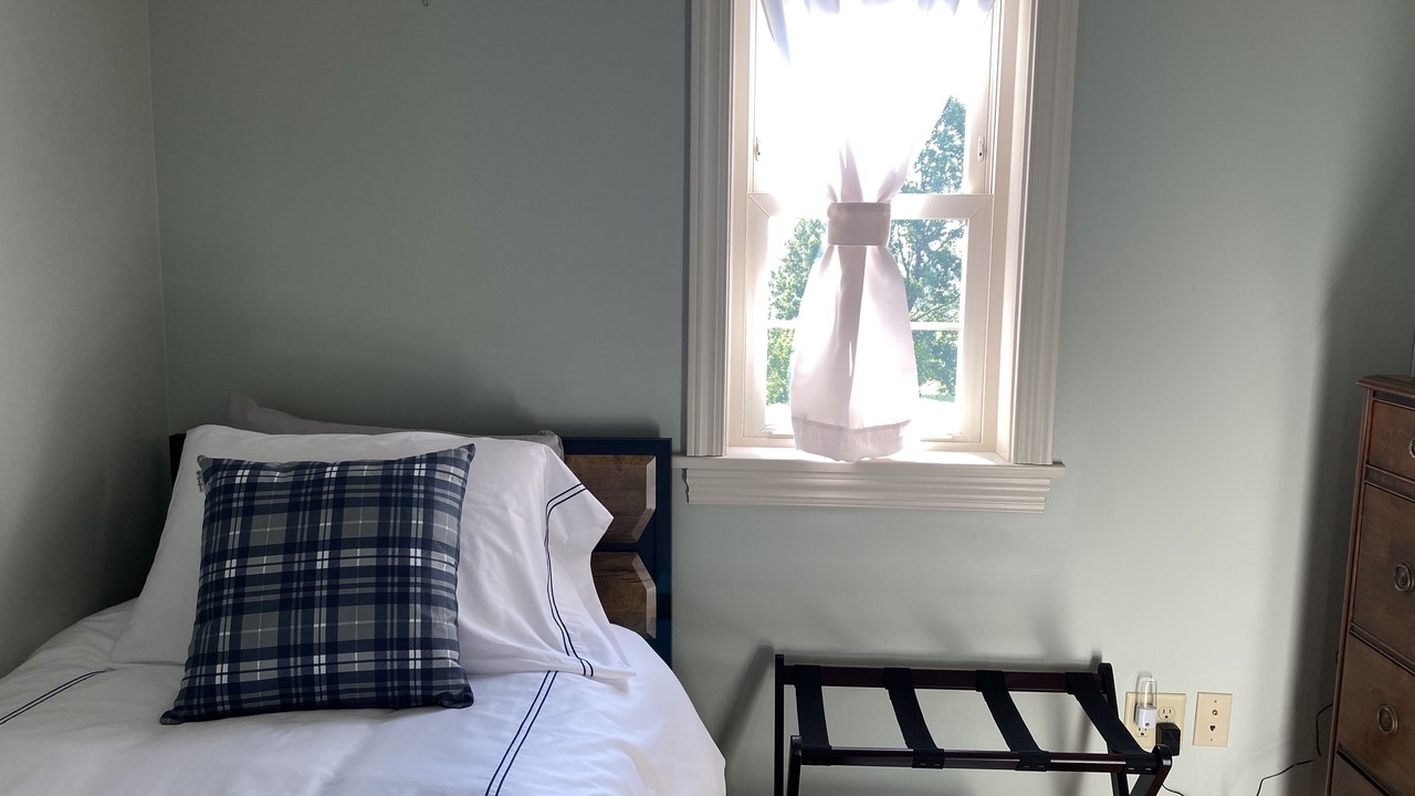 Photo of Bedroom in Russell