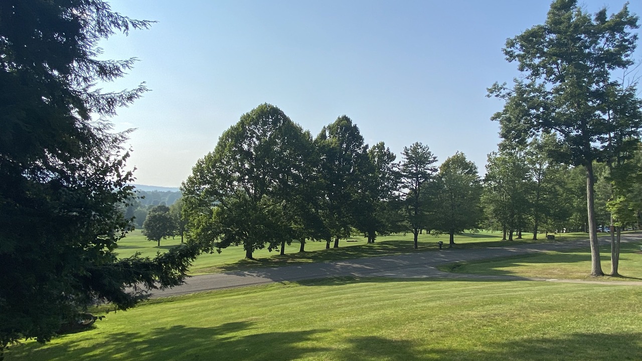 Photo of Others in Russell