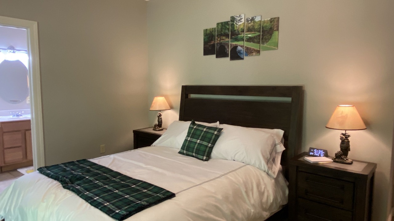 Photo of Bedroom in Russell