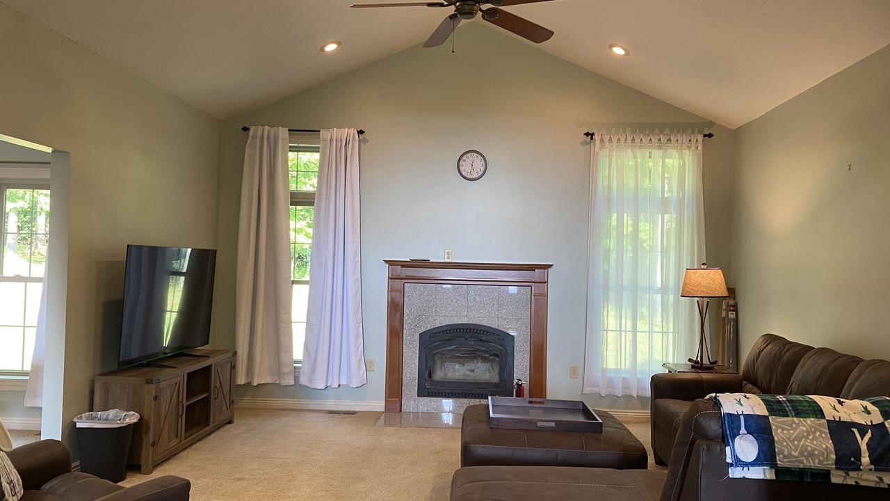 Photo of Livingroom in Russell