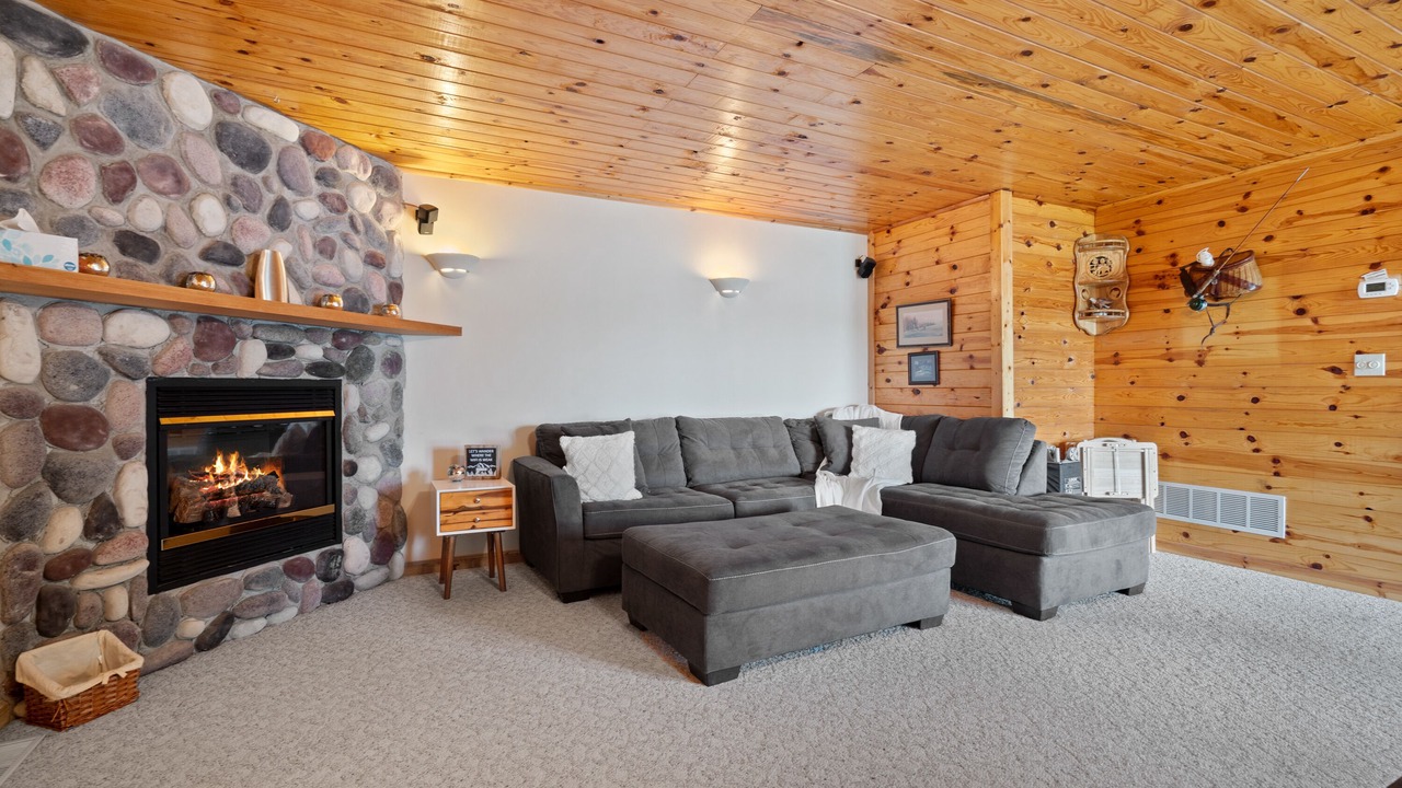 Photo of Livingroom in Reed City