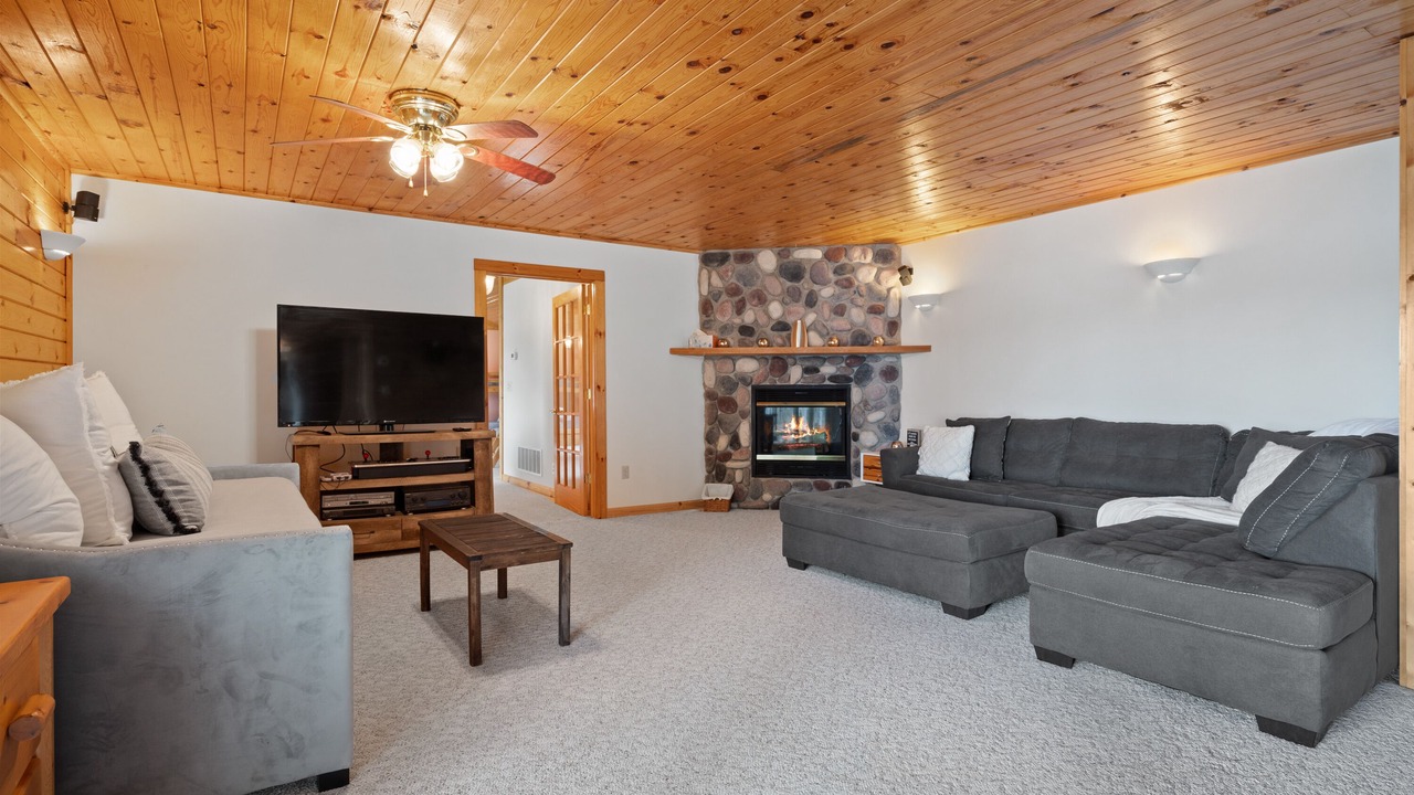 Photo of Livingroom in Reed City