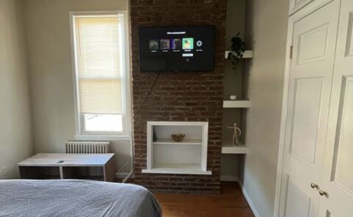 Photo of Bedroom in Ditmars Steinway