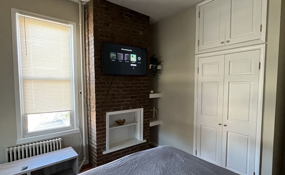 Photo of Bedroom in Ditmars Steinway