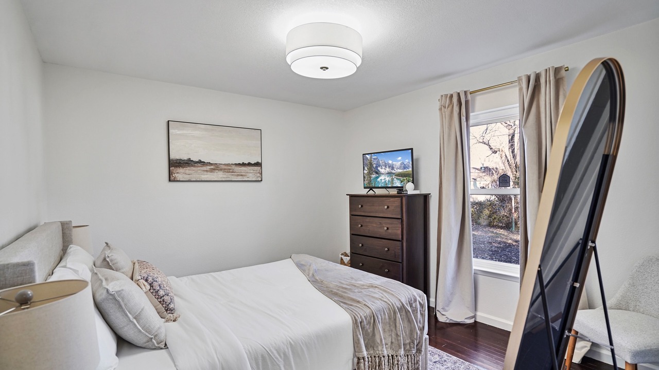 Photo of Bedroom in Topeka