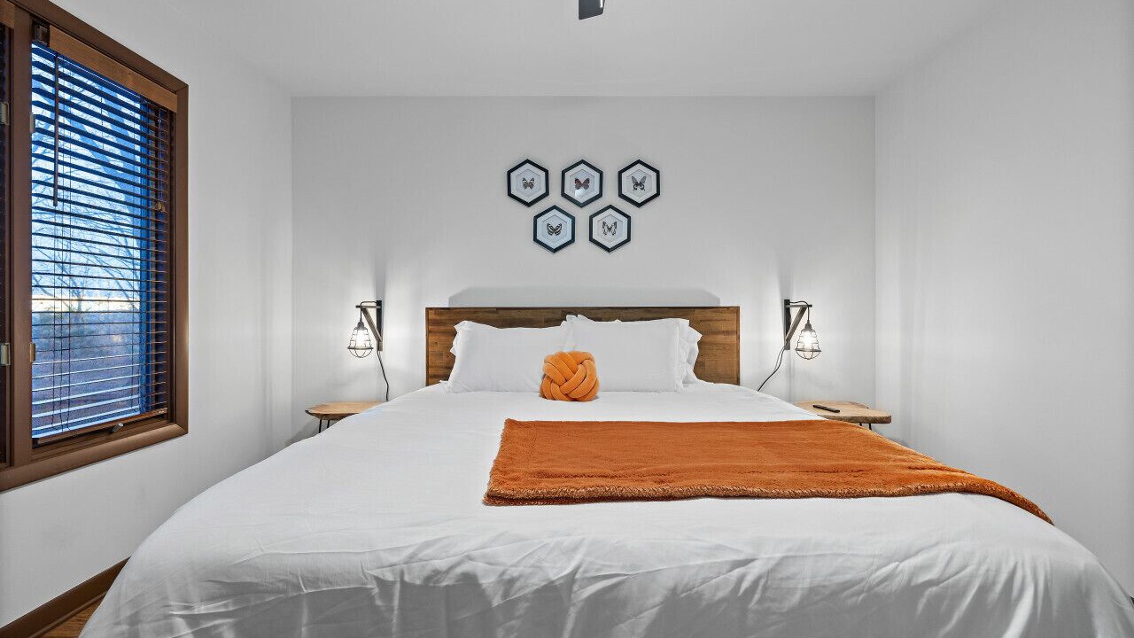 Photo of Bedroom in Hendersonville