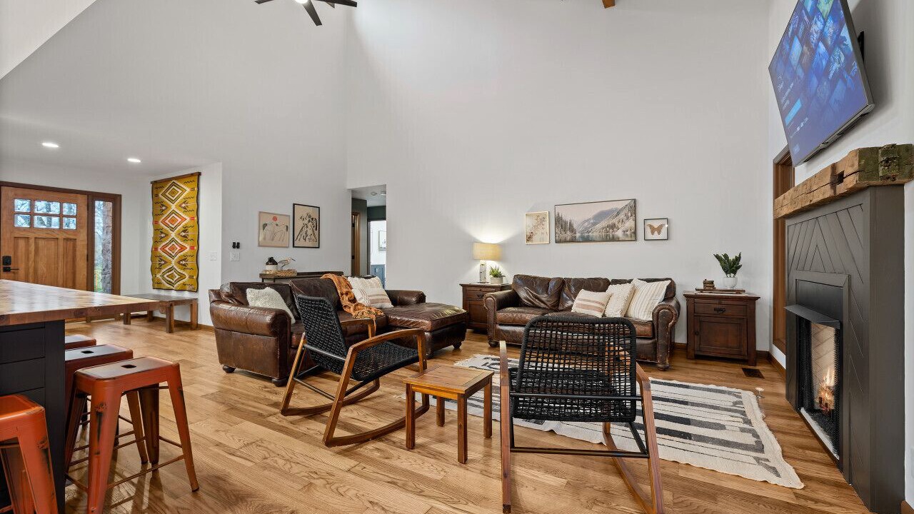 Photo of Livingroom in Hendersonville