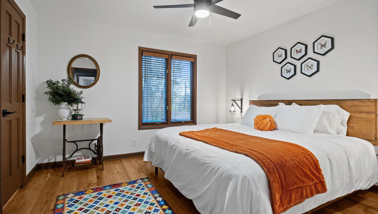 Photo of Bedroom in Hendersonville