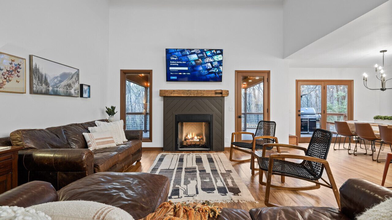 Photo of Livingroom in Hendersonville