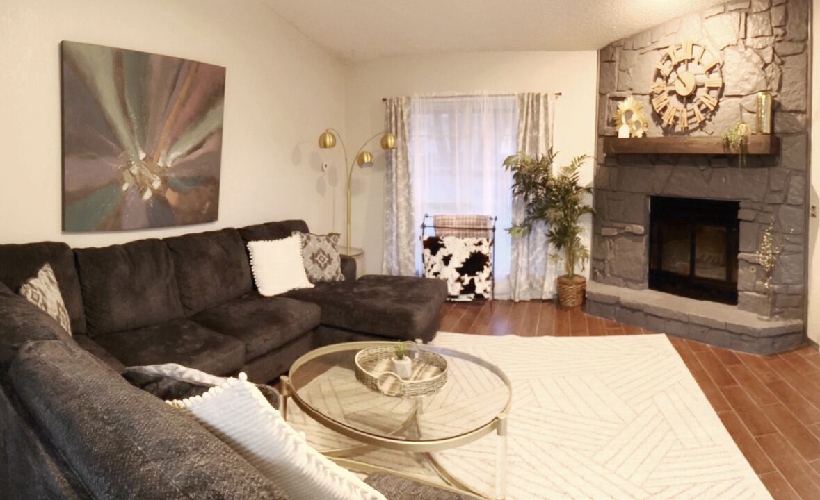 Photo of Livingroom in Edmond