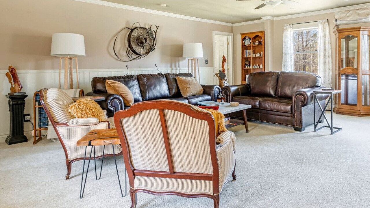 Photo of Livingroom in Campbell Hall