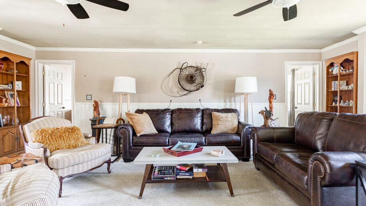 Photo of Livingroom in Campbell Hall