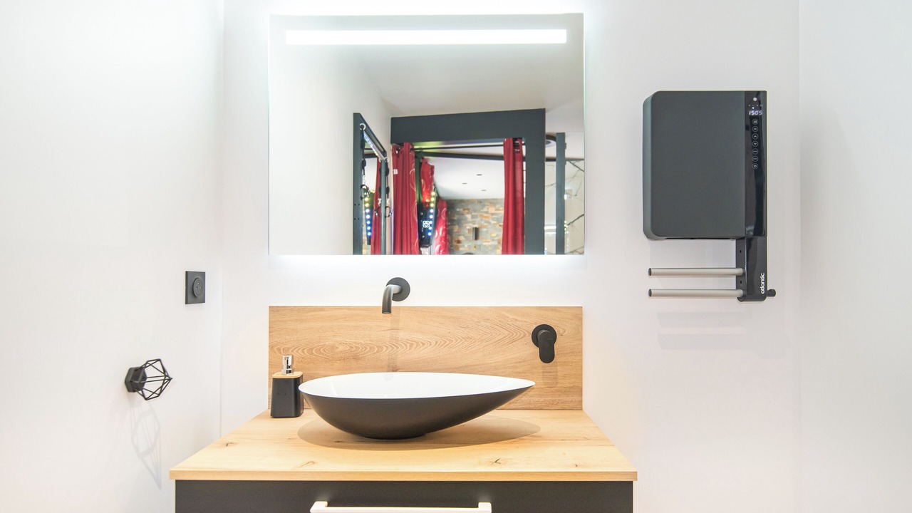 Photo of Bathroom in Rochefort-sur-Loire