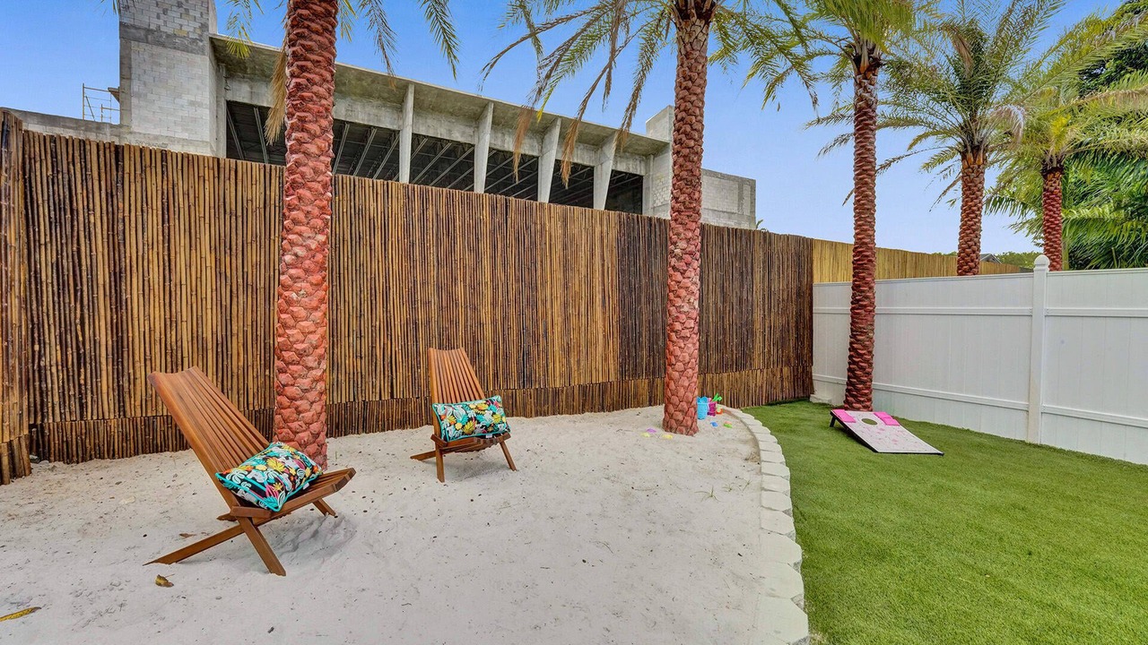 Photo of Patio Balcony in West Little River
