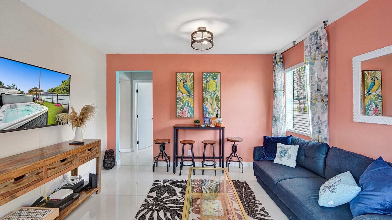 Photo of Livingroom in West Little River
