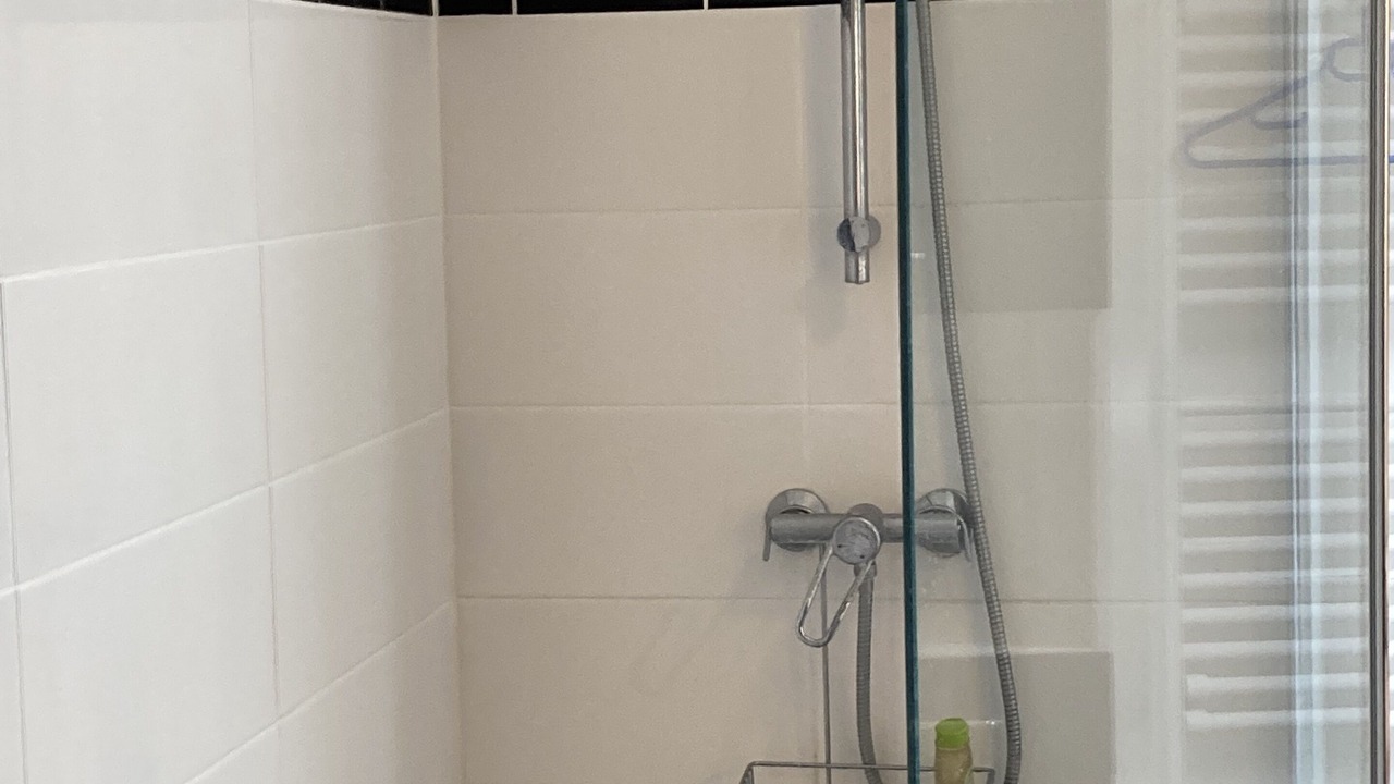 Photo of Bathroom in Mont-Saint-Aignan