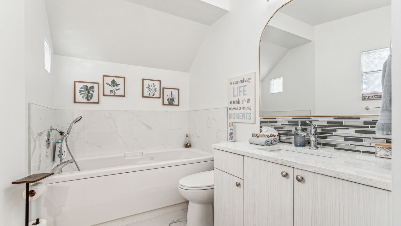 Photo of Bathroom in Hillhurst