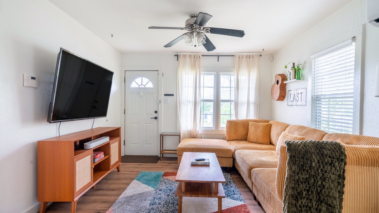 Photo of Livingroom in East MLK