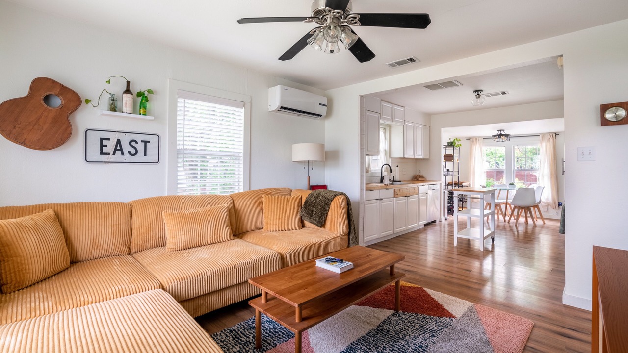 Photo of Livingroom in East MLK
