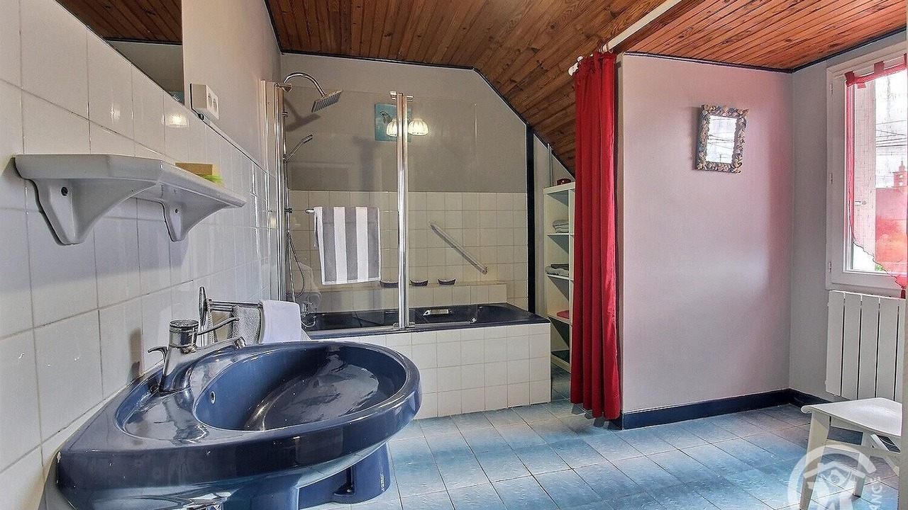 Photo of Bathroom in Ploumilliau