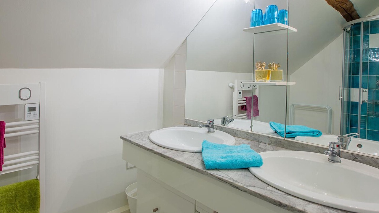 Photo of Bathroom in Saint-Georges-sur-Cher