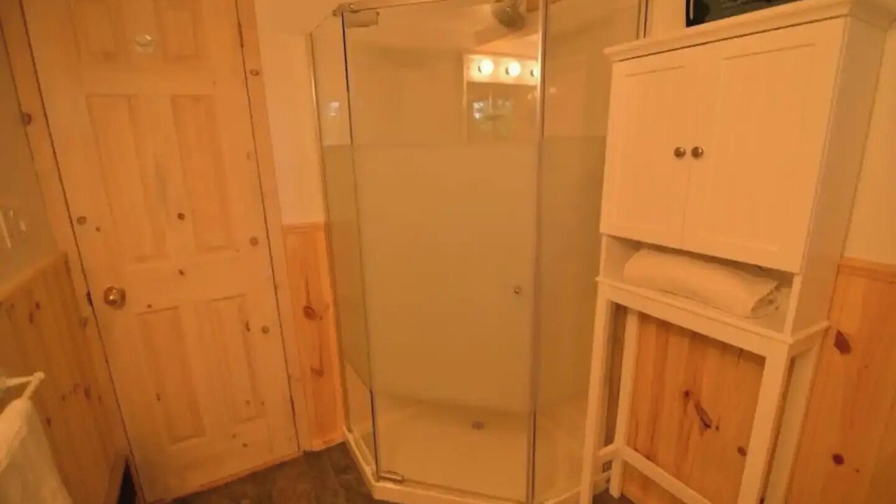 Photo of Bathroom in Sioux Narrows Nestor Falls