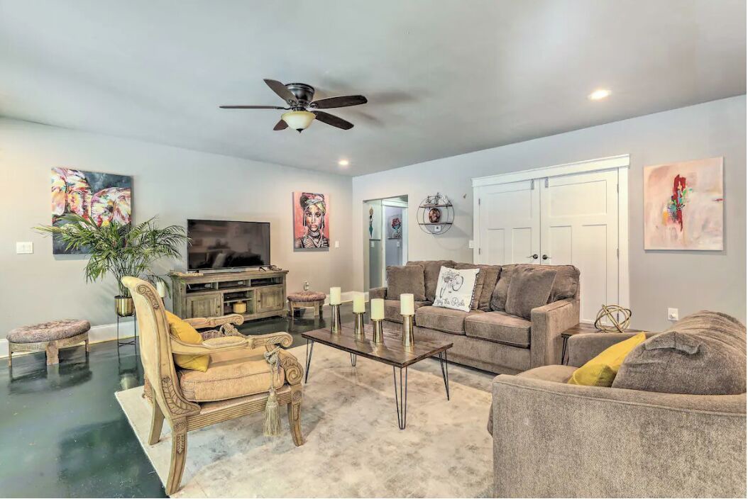 Photo of Livingroom in Stone Mountain