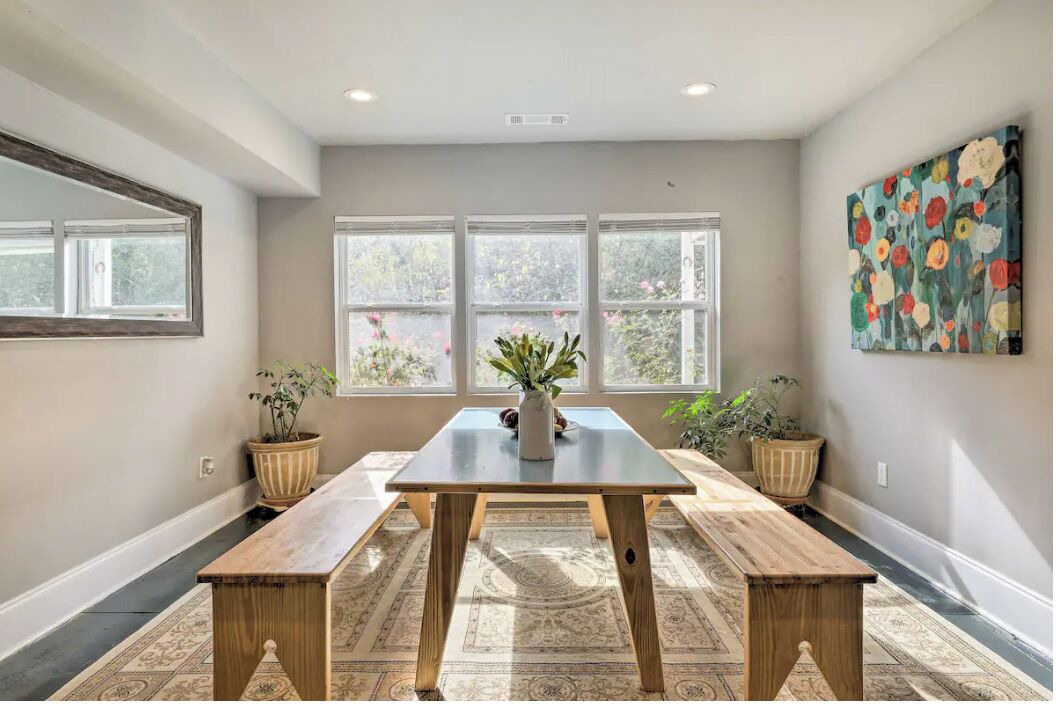 Photo of Livingroom in Stone Mountain