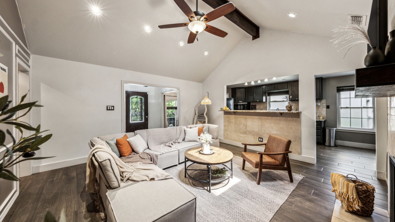 Photo of Livingroom in Lewisville