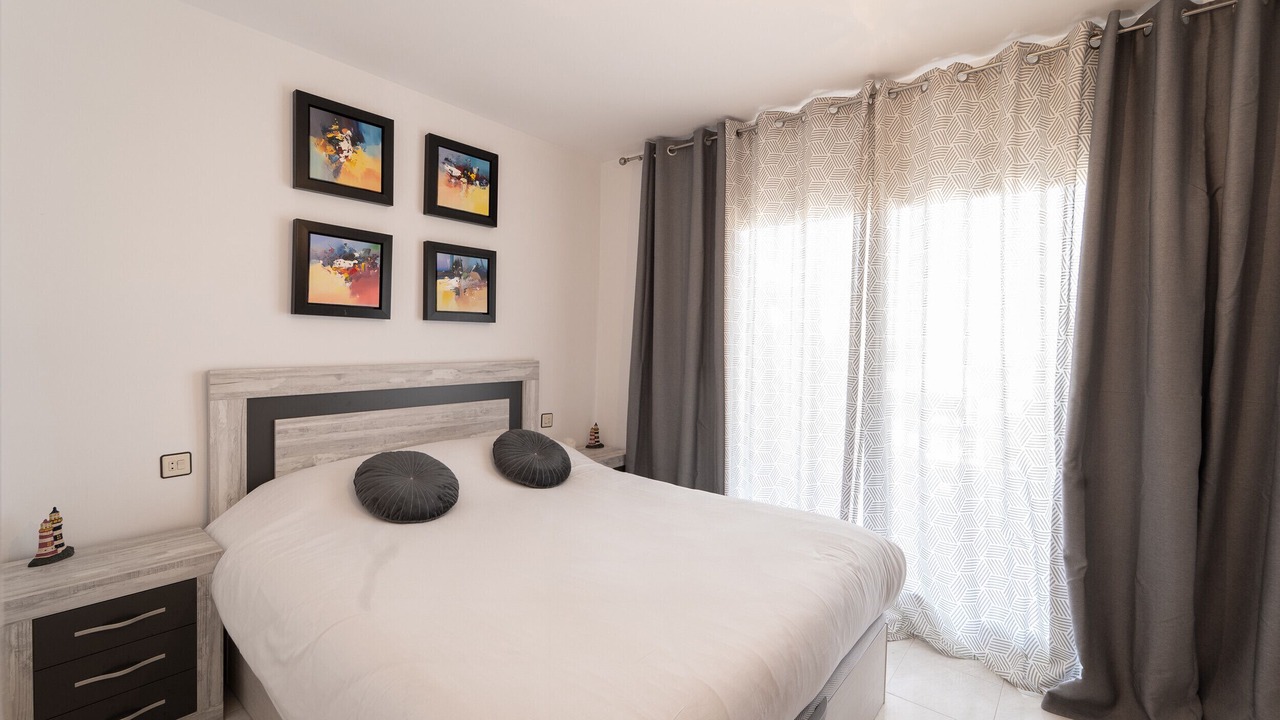 Photo of Bedroom in Roses Town Center