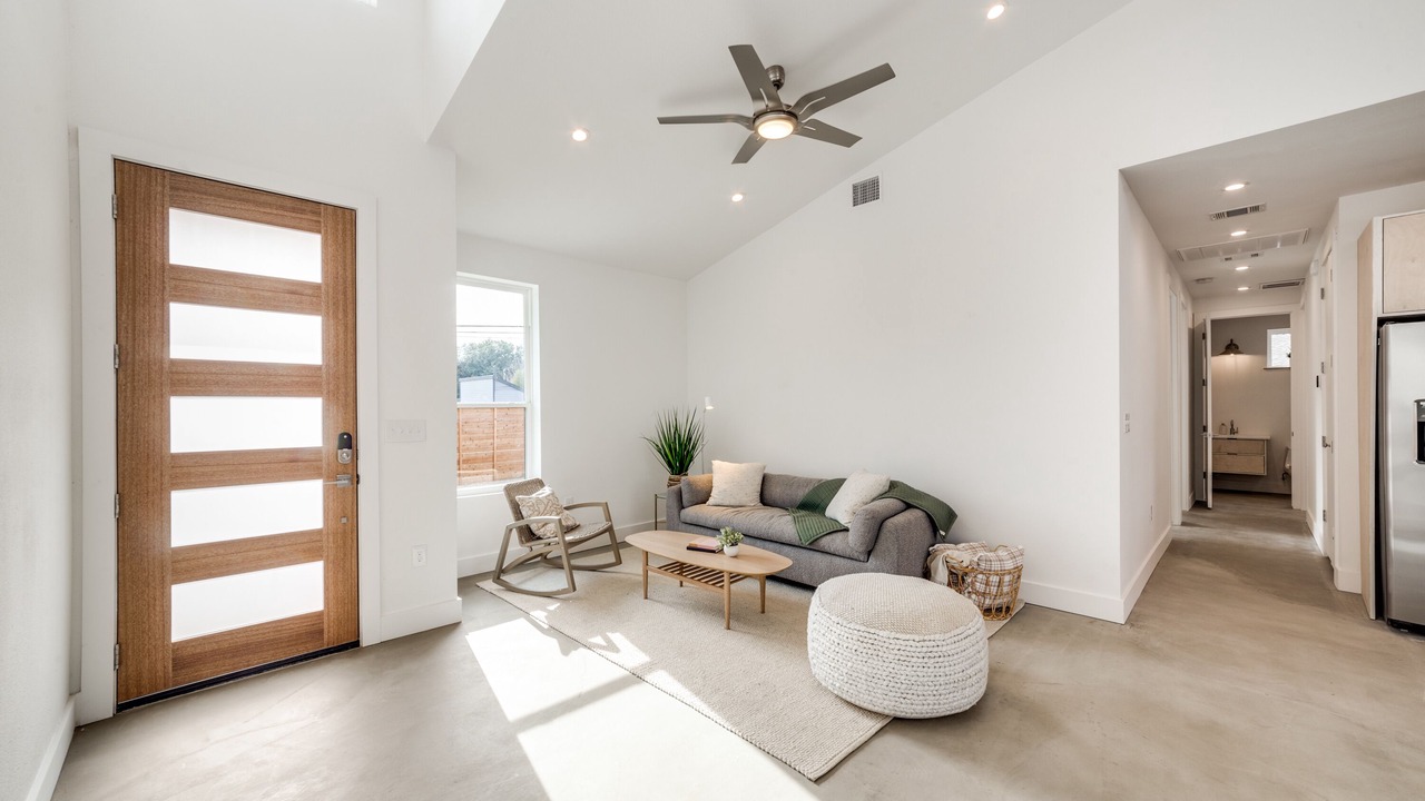 Photo of Livingroom in Georgian Acres