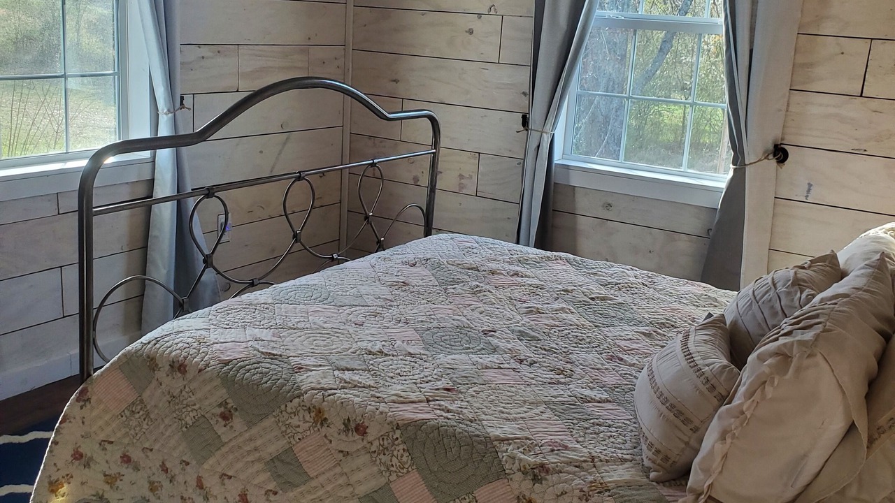 Photo of Bedroom in Quitman