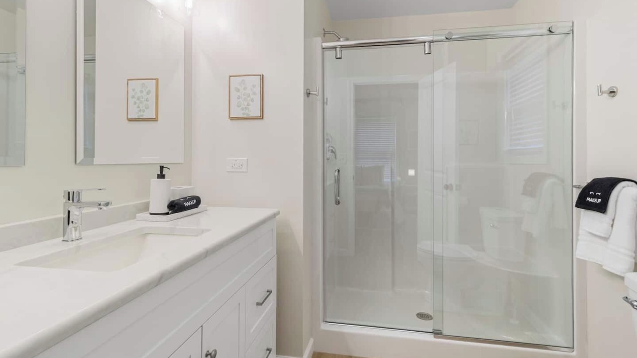 Photo of Bathroom in Front Park