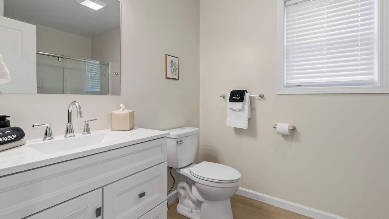 Photo of Bathroom in Front Park
