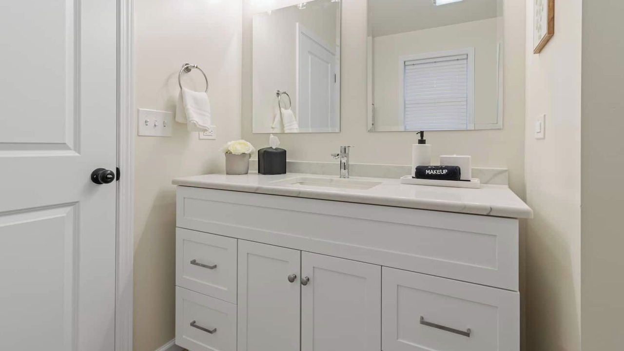 Photo of Bathroom in Front Park