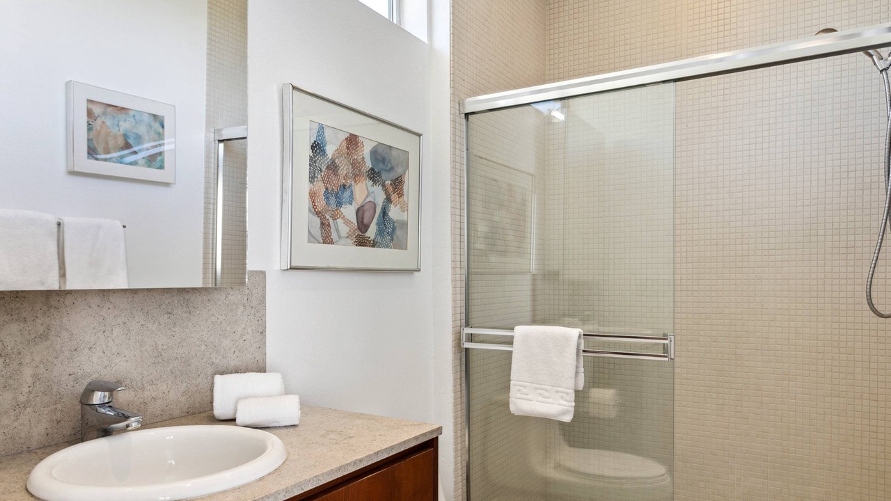 Photo of Bathroom in Canyon Corridor