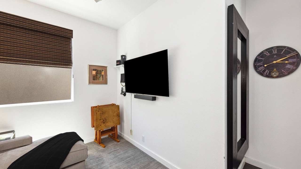 Photo of Bedroom in Canyon Corridor
