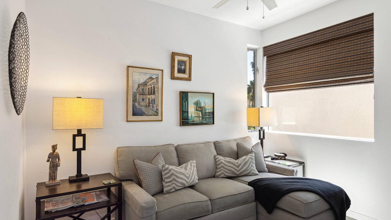 Photo of Bedroom in Canyon Corridor