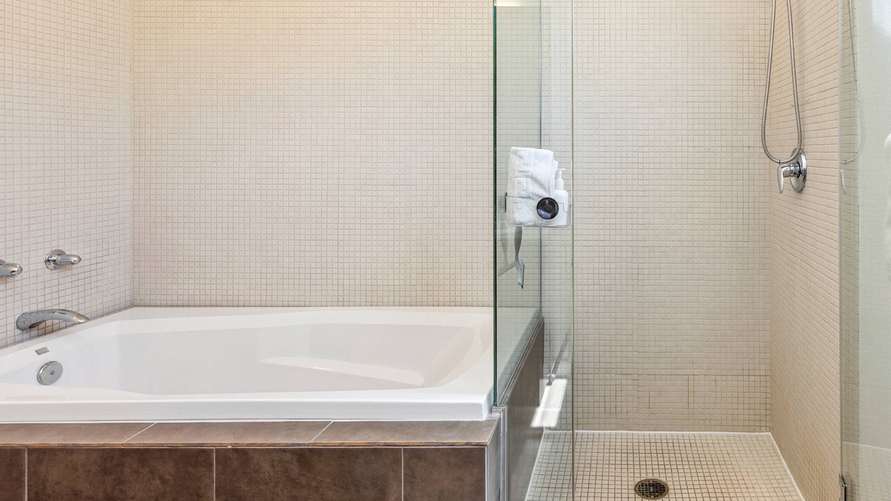 Photo of Bathroom in Canyon Corridor