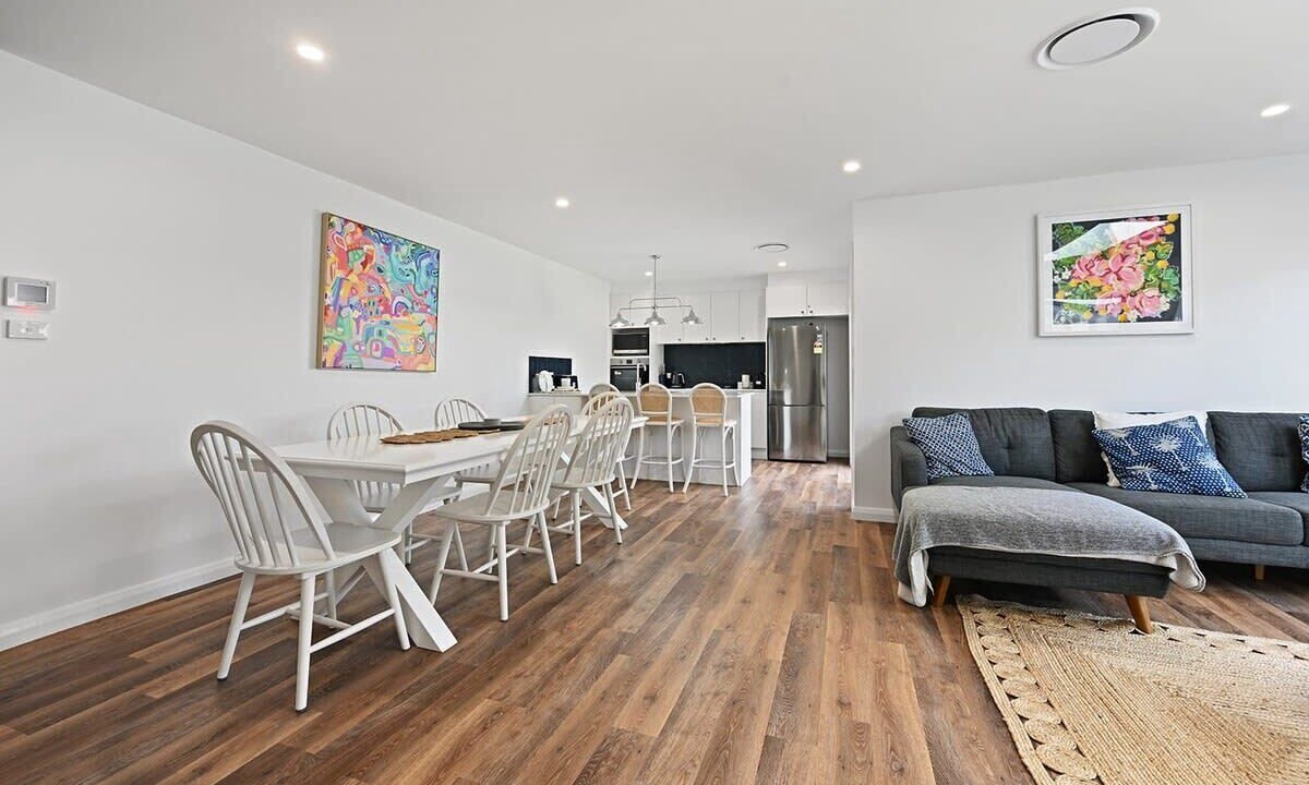 Photo of Others in Orange East